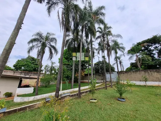 Chácara com 1600m² 3 quartos e 3 banheiros, à venda, no bairro Parque Dante Marmiroli em Sumaré