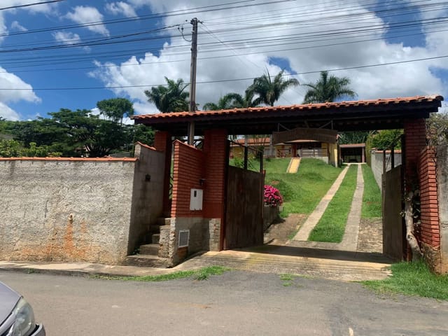 Chácara com 2086m² 3 quartos e 2 banheiros, à venda, no bairro Mantiqueira em Extrema