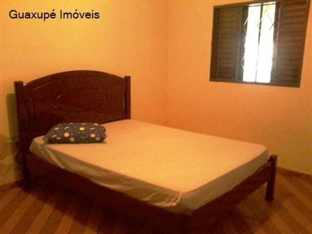 Foto do Chácara - Chácara no bairro Portal dos Nobres, com piscina ,compo de futebol churrasqueira, e casa com sala, cozinha,dois dormitórios e um banheiro em 85m² de área construida e uma extensa área total de 2.500m². | Guaxupé Imóveis Ltda