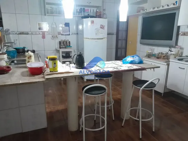 Chácara com 1000m² 2 quartos e 2 banheiros, à venda, no bairro Jardim Torrão de Ouro em São José Dos Campos