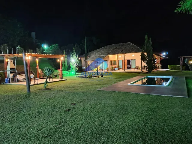 Chácara com 3200m² 2 quartos e 3 banheiros, à venda, no bairro morro azul em Paraibuna