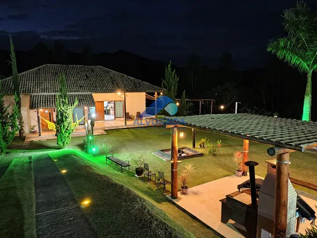Chácara com 3200m² 2 quartos e 3 banheiros, à venda, no bairro morro azul em Paraibuna