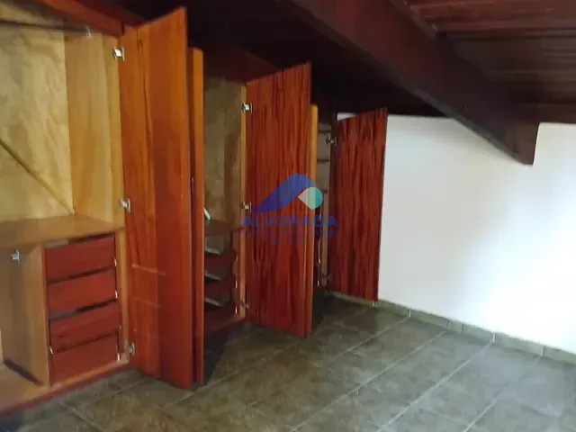 Chácara com 1500m² 4 quartos e 5 banheiros, à venda ou para alugar, no bairro Chácaras São José em São José dos Campos