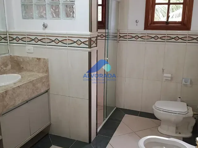 Chácara com 1500m² 4 quartos e 5 banheiros, à venda ou para alugar, no bairro Chácaras São José em São José dos Campos