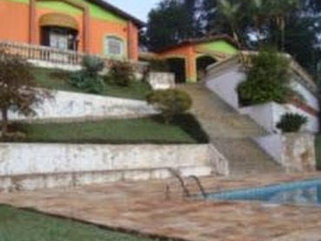 Chácara com 500m² 5 quartos e 5 banheiros, à venda, no bairro Portal das Acácias em Santana de Parnaíba