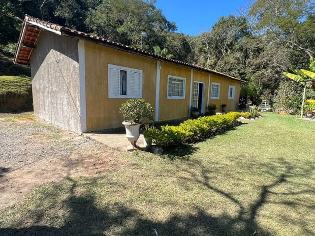 Chácara com 10000m² 4 quartos e 2 banheiros, à venda, no bairro Juncal em Extrema