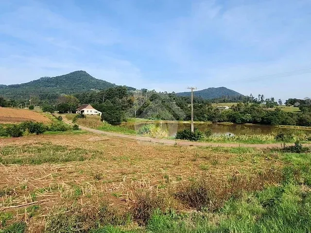 Chácara com 7000m², à venda, no bairro Linha Catarina em Teutônia