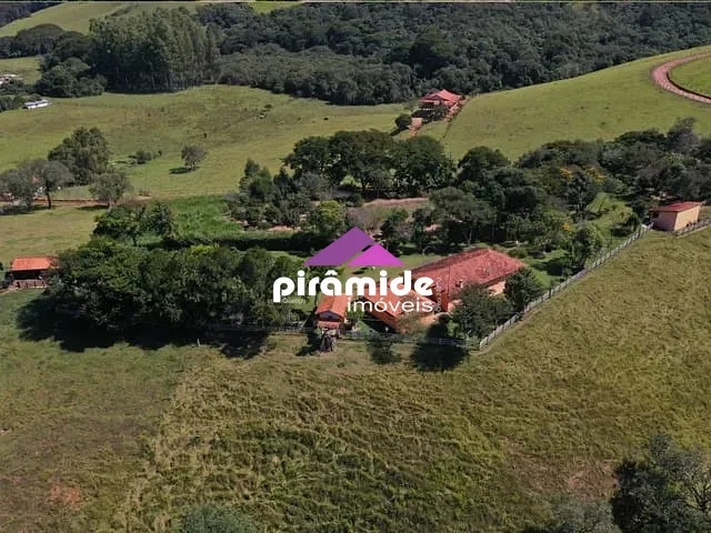 Chácara com 110000m² 2 quartos e 2 banheiros, à venda, no bairro Bairro do Quilombinho em Cunha