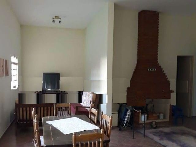 Chácara com 8000m² 3 quartos e 4 banheiros, à venda, no bairro Centro (São Roque) em São Roque