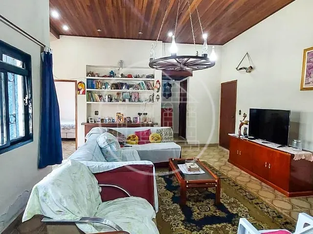 Chácara com 1800m² 4 quartos e 2 banheiros, à venda ou para alugar, no bairro Parque Brasil em São Paulo