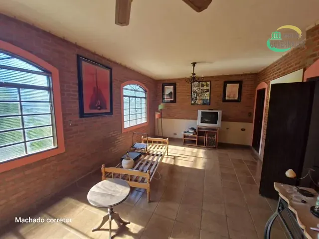 Chácara com 2440m² 3 quartos e 3 banheiros, à venda, no bairro Jardim Cachoeira em Pirassununga