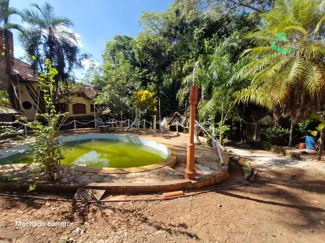 Chácara com 2440m² 3 quartos e 3 banheiros, à venda, no bairro Jardim Cachoeira em Pirassununga