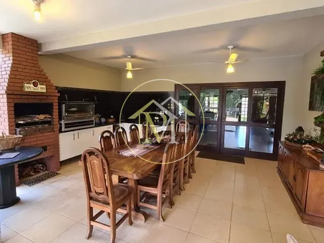 Chácara com 1500m² 4 quartos e 6 banheiros, à venda, no bairro Haras Paineiras em Salto