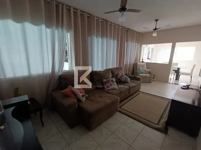 Chácara 3 quartos e 2 banheiros, à venda, no bairro Colinas de Indaiatuba em Indaiatuba