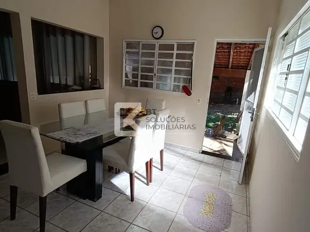 Chácara 3 quartos e 2 banheiros, à venda, no bairro Colinas de Indaiatuba em Indaiatuba