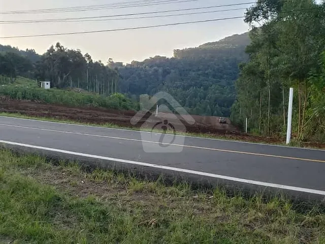 Chácara com 40000m², à venda, no bairro Teutônia em Teutônia