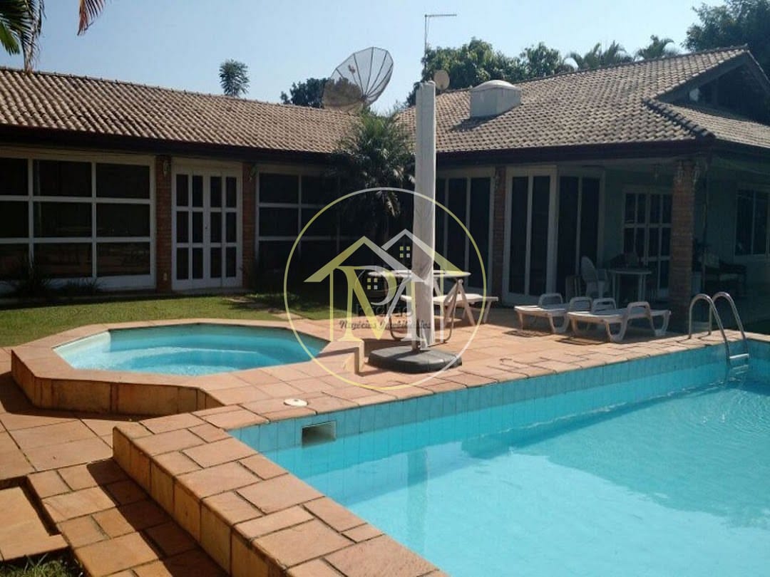 Chácara, 6 quartos, 1400 m² - Foto 1