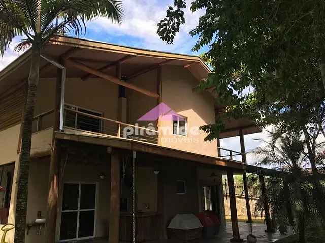 Chácara com 4500m² 2 quartos e 2 banheiros, à venda, no bairro Vila São Geraldo em São José dos Campos