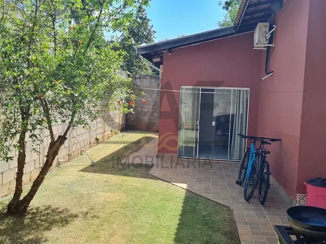 Chácara com 989m² 4 quartos e 2 banheiros, à venda, no bairro Núcleo Urbano Parque Ana Helena em Jaguariúna