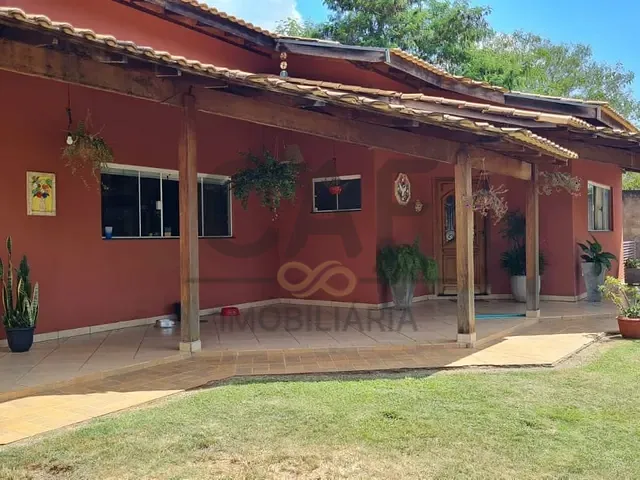 Chácara com 989m² 4 quartos e 2 banheiros, à venda, no bairro Núcleo Urbano Parque Ana Helena em Jaguariúna