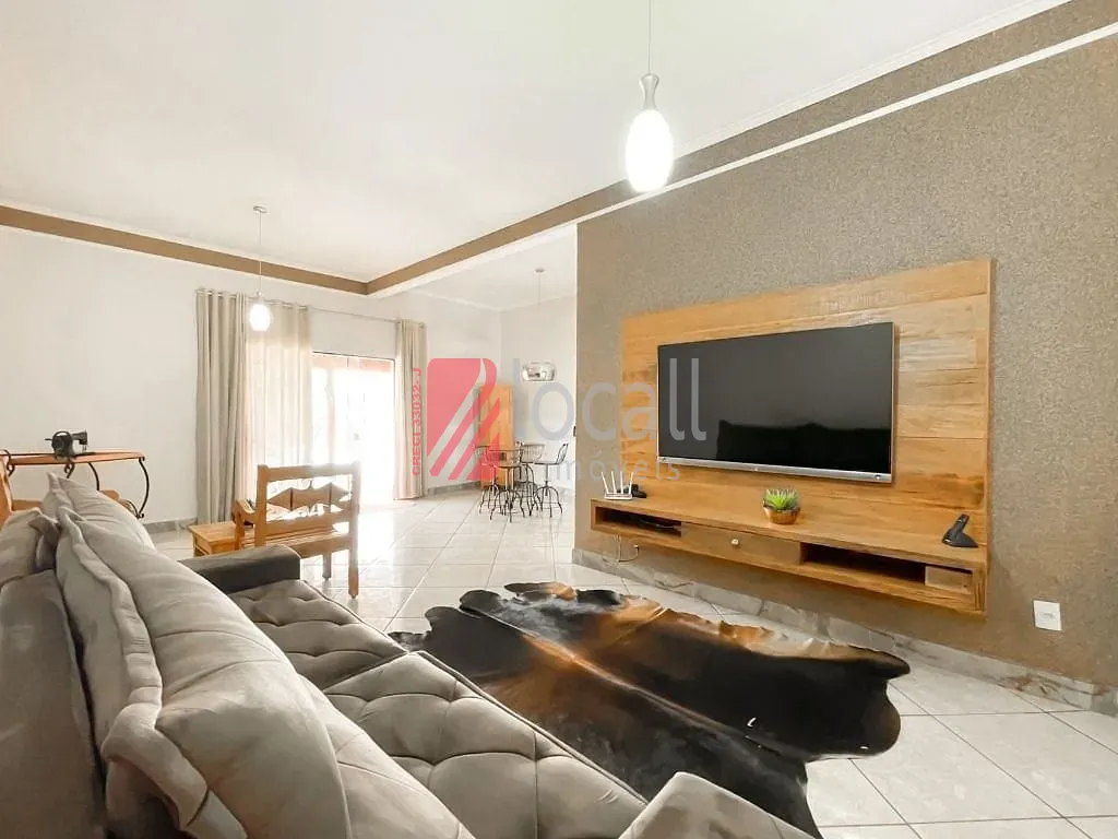 Fazenda / Sítio / Chácara com 4 quartos à venda, 530m² — foto 2 de 21