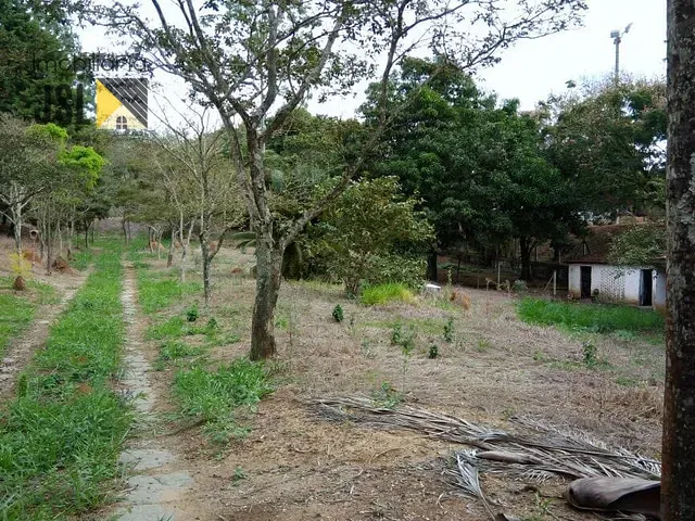 Chácara com 13300m² 1 quarto e 3 banheiros, à venda, no bairro Sapé I em Caçapava