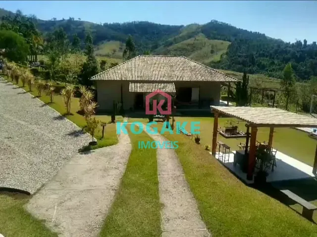 Chácara com 3200m² 2 quartos e 4 banheiros, à venda, no bairro Morro Azul em Paraibuna