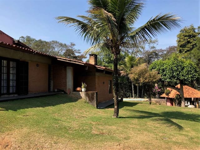 Chácara com 6500m² 5 quartos e 7 banheiros, à venda, no bairro Chácara Santa Lúcia em Carapicuíba