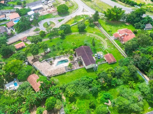 Chácara com 5823m² 4 quartos e 5 banheiros, à venda, no bairro Chácaras Santa Rita em Caçapava
