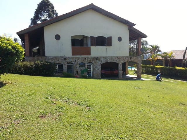 Chácara com 2400m² 4 quartos e 4 banheiros, à venda, no bairro Chácara Remanso (Caucaia do Alto) em Cotia