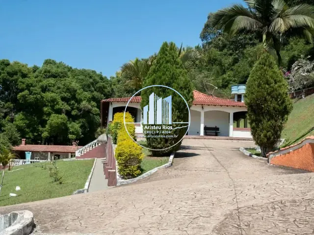 Chácara com 133100m² 17 quartos e 4 banheiros, à venda, no bairro Estiva em Estiva