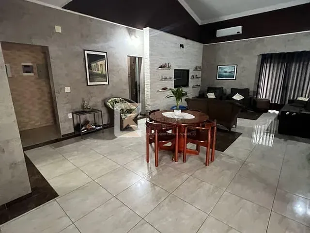 Chácara com 1700m² 3 quartos e 3 banheiros, à venda, no bairro Terras de Itaici em Indaiatuba