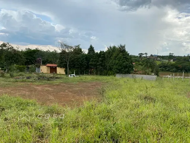 Chácara com 3000m², à venda, no bairro Chácara Ipês em Caçapava
