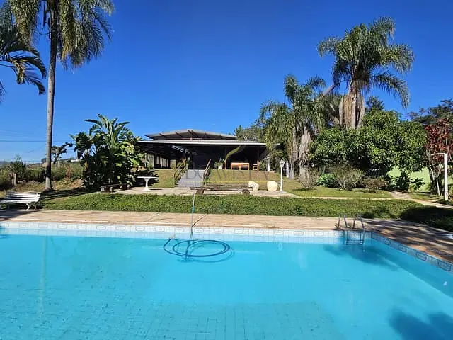 Chácara com 7300m² 3 quartos e 4 banheiros, à venda, no bairro Jardim Estância Brasil em Atibaia