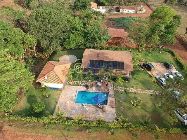 Chácara com 1719m² 3 quartos e 3 banheiros, à venda, no bairro Chácara no Recanto Sonhado II em Santo Antônio de Goiás
