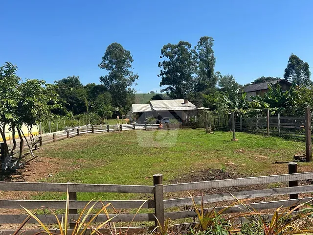 Chácara com 1750m² 3 quartos e 2 banheiros, à venda, no bairro interior em Fazenda Vilanova
