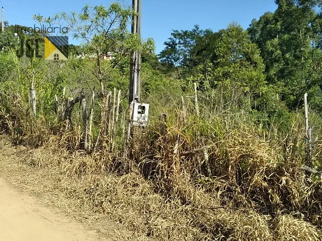 Chácara com 1900m², à venda, no bairro Serrinha em Caçapava