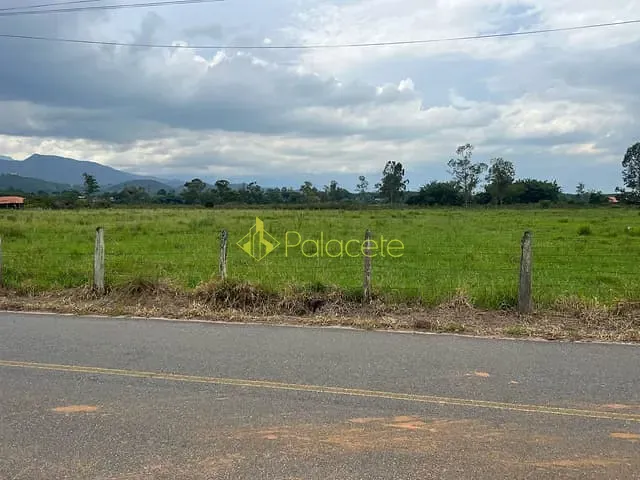 Chácara com 20000m², à venda, no bairro Mandú em Pindamonhangaba