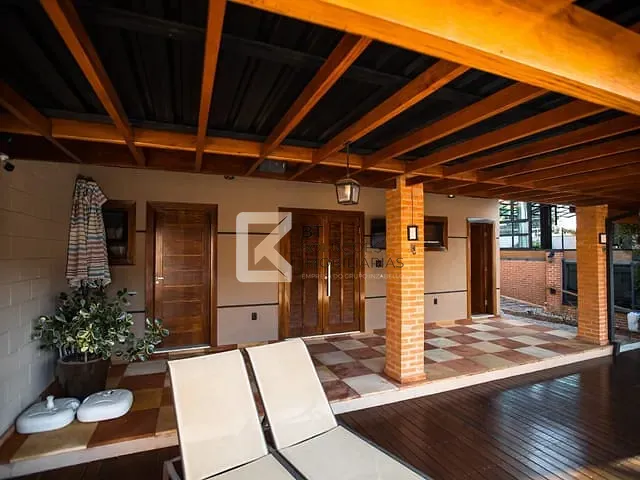 Chácara com 1000m² 4 quartos e 3 banheiros, à venda, no bairro Terras de Itaici em Indaiatuba
