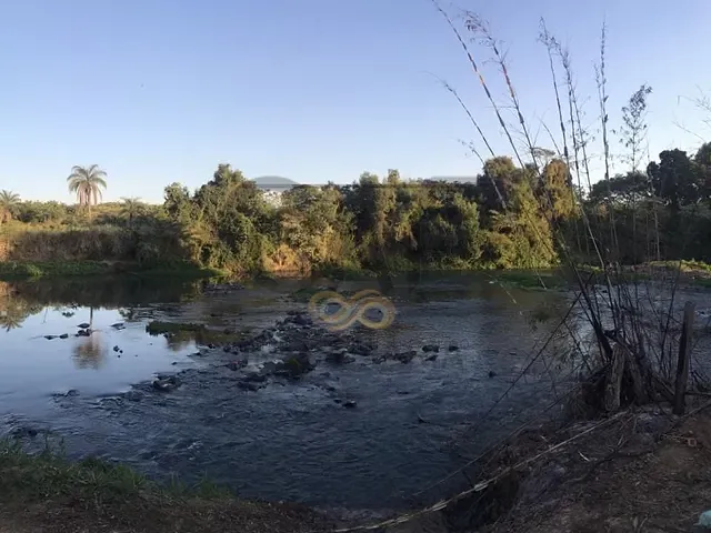 Chácara com 2500m² 2 quartos e 1 banheiro, à venda, no bairro Fundão em Holambra