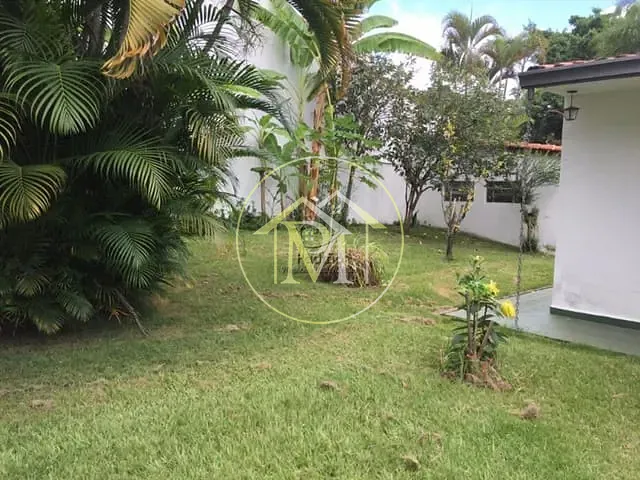 Chácara com 1000m² 4 quartos e 4 banheiros, à venda ou para alugar, no bairro Jardim Bandeirantes em Sorocaba