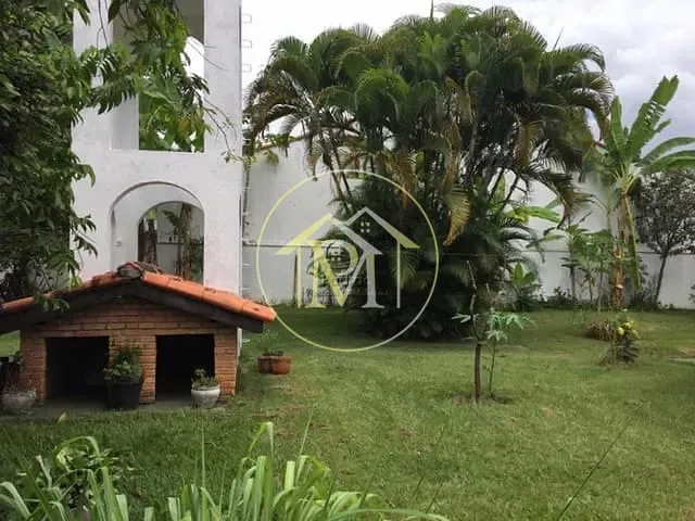 Chácara com 1000m² 4 quartos e 4 banheiros, à venda ou para alugar, no bairro Jardim Bandeirantes em Sorocaba
