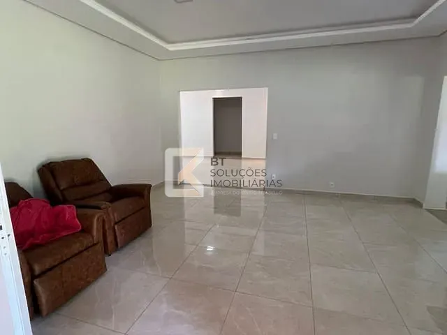 Chácara com 5000m² 3 quartos e 2 banheiros, à venda, no bairro Colinas do Mosteiro de Itaici em Indaiatuba