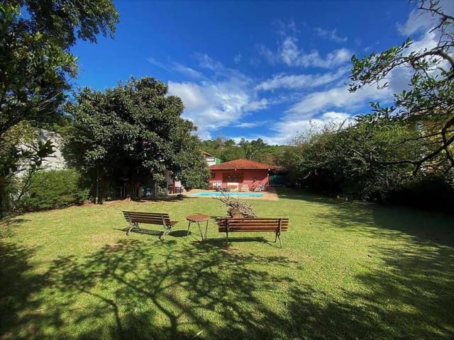 Chácara com 1000m² 3 quartos e 4 banheiros, à venda, no bairro Chácara Vale do Rio Cotia em Carapicuíba