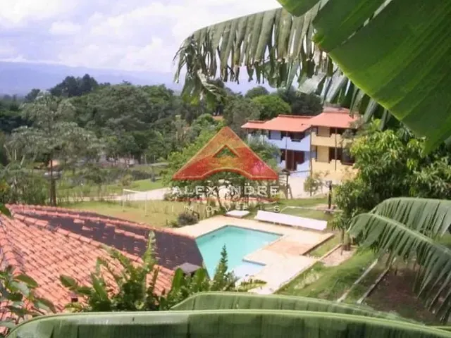 Chácara com 7000m² 17 quartos e 3 banheiros, à venda, no bairro Solar da Mantiqueira em Tremembé