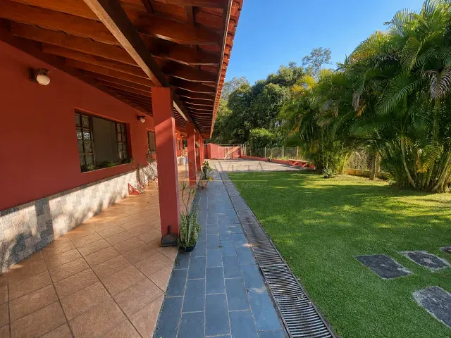 Chácara com 3000m² 3 quartos e 3 banheiros, à venda, no bairro Pouso Alegre em Piracaia