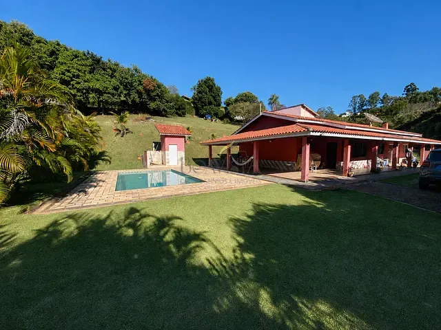 Chácara com 3000m² 3 quartos e 3 banheiros, à venda, no bairro Pouso Alegre em Piracaia