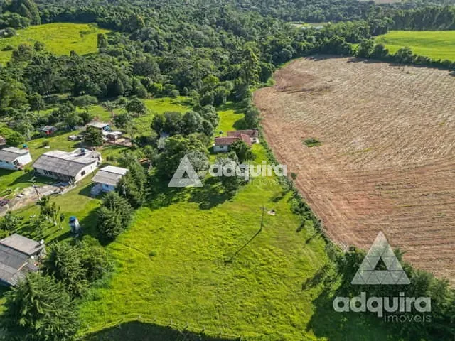Chácara com 30400m² 3 quartos e 2 banheiros, à venda, no bairro Centro em Uvaia