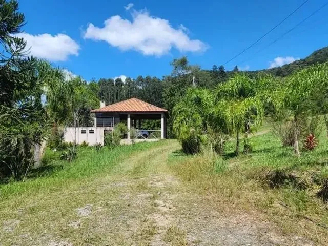 Sítio 3 quartos e 3 banheiros, à venda, no bairro Tijucas do Sul em Tijucas Do Sul