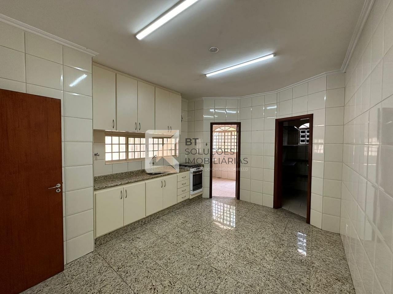 Chácara, 3 quartos, 1022 m² - Foto 5